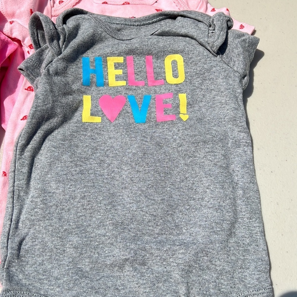 Lot of 12 girls Onesies - Picture 9 of 13